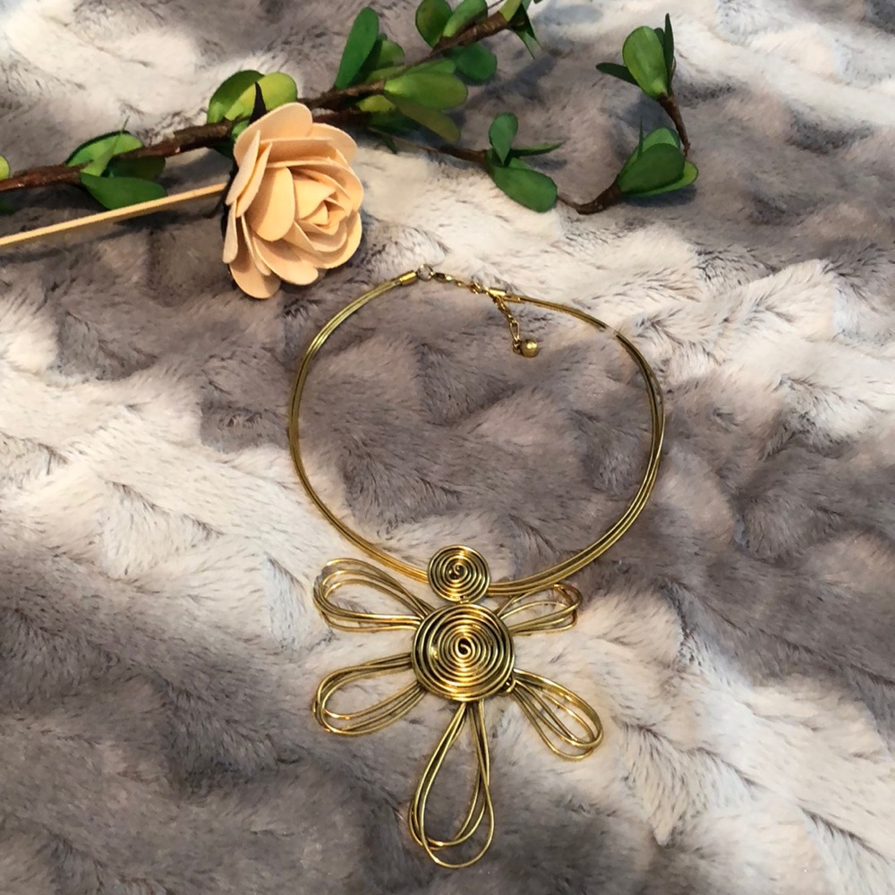 Large gold dressy necklace